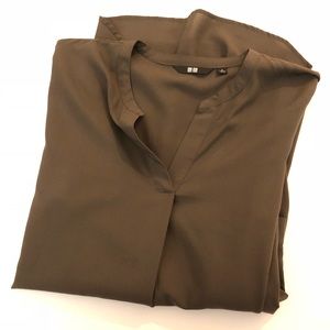 Uniqlo olive green 3/4 blouse